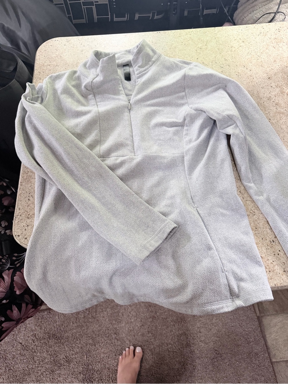 Kyodan Light Gray Girls' Quarter-Zip Pullover great condition
